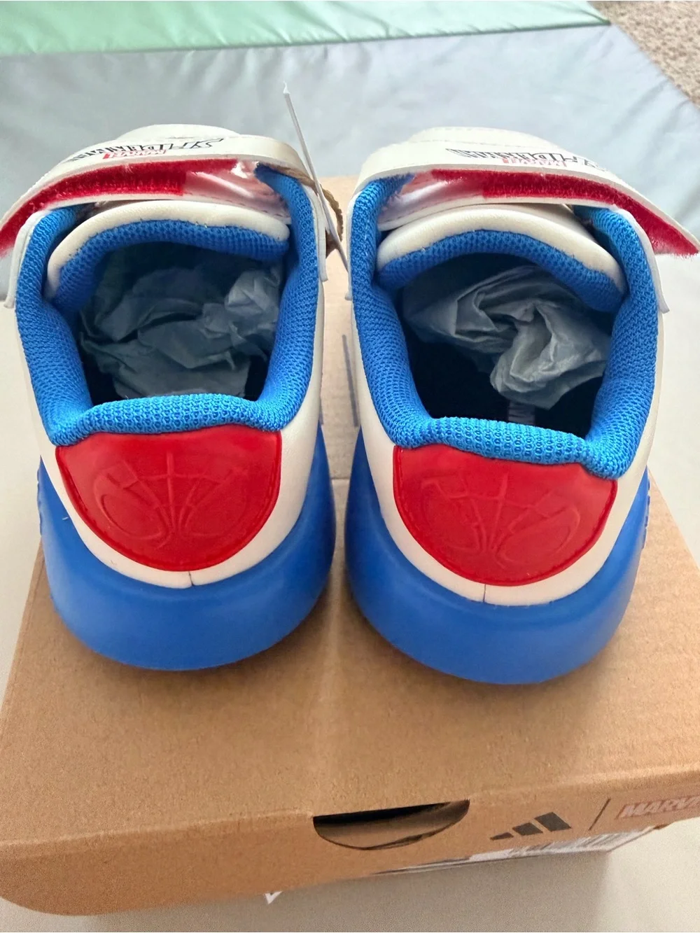 adidas Marvel Kids Spider-Man White Red Blue Grand Court Sneakers | Size 8 | NEW